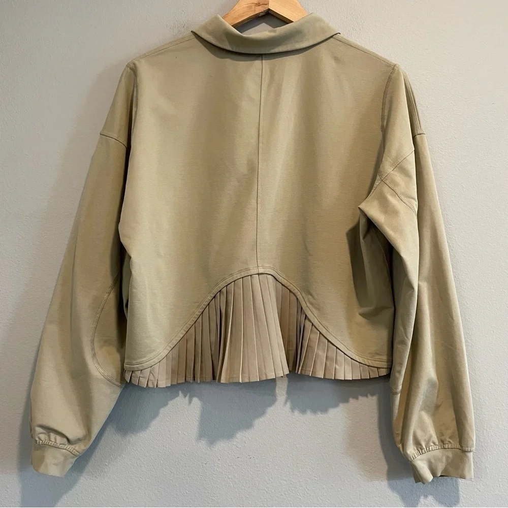 Lululemon Women's Golf 1/4 Zip Pullover Back Pleated 10 - Picture 3 of 6